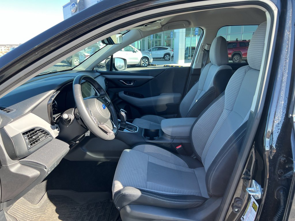 Used 2025 Subaru Outback Premium w/ Popular Package #1A image 10