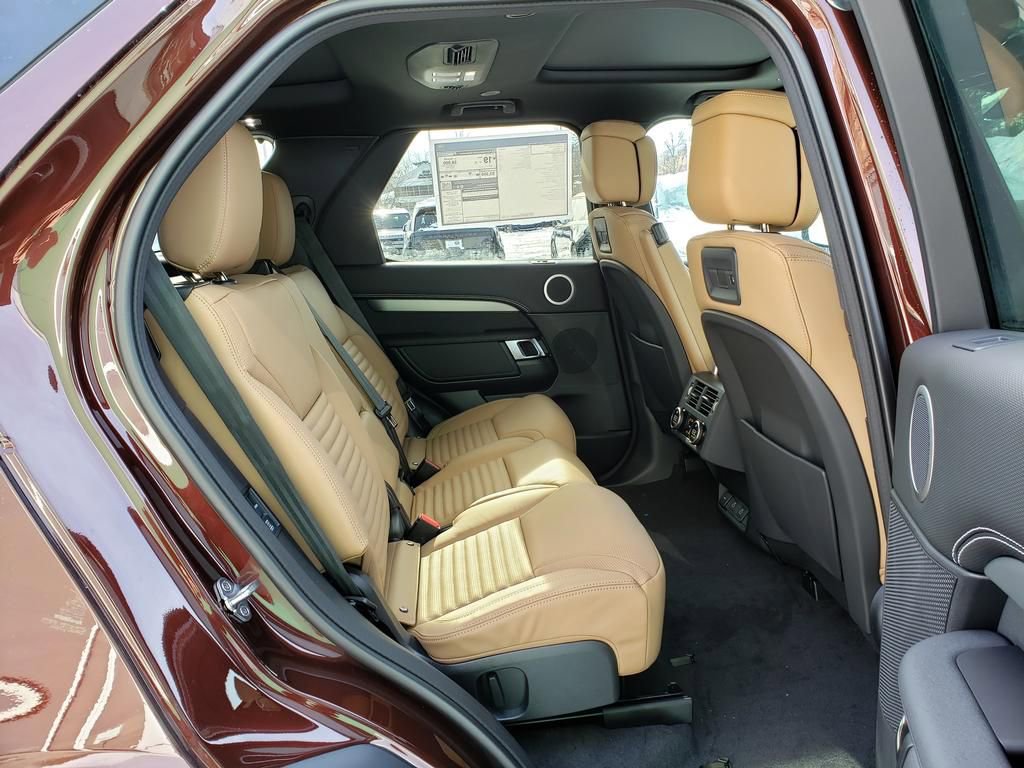 New 2026 Land Rover Discovery Limited Edition image 13