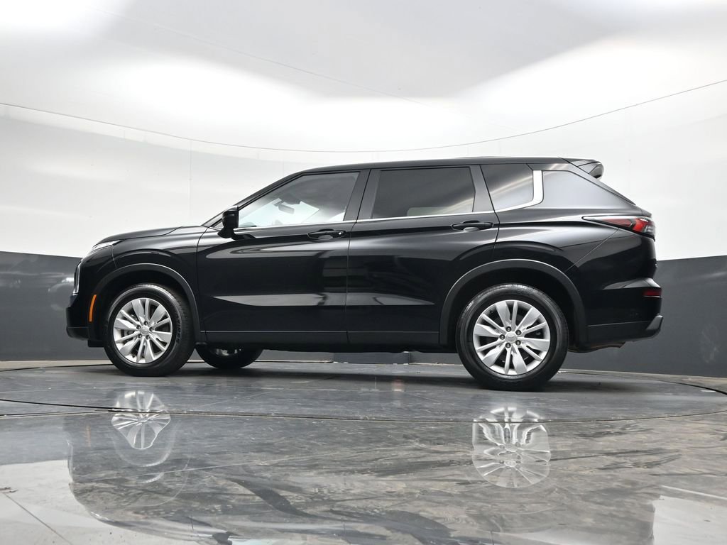 Used 2025 Mitsubishi Outlander ES AWD/4WD image 33