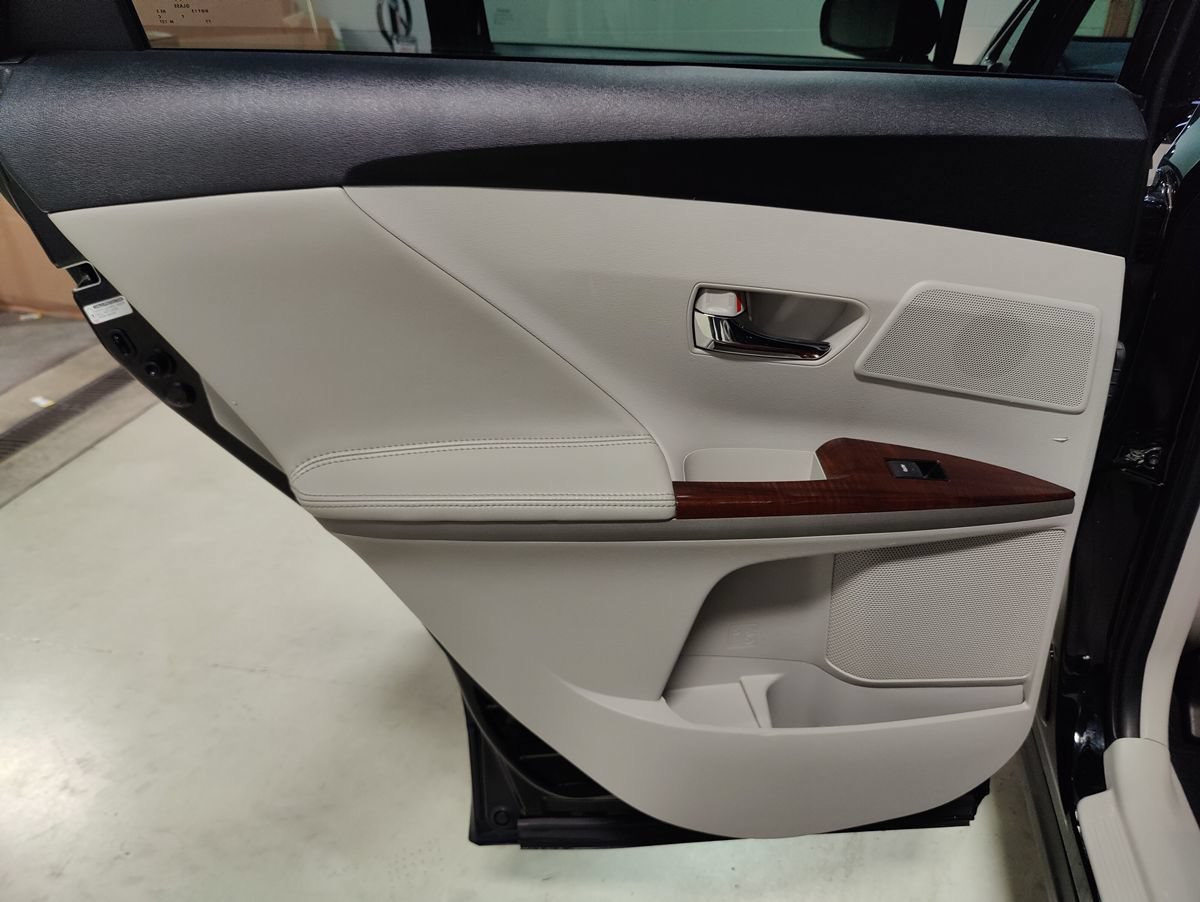 Used 2009 Toyota Venza w/ Comfort Pkg FWD image 38