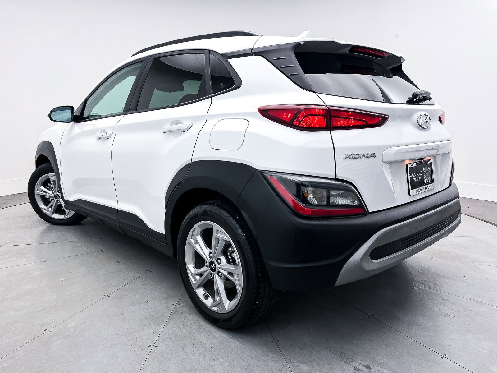 Used 2023 Hyundai Kona SEL image 2