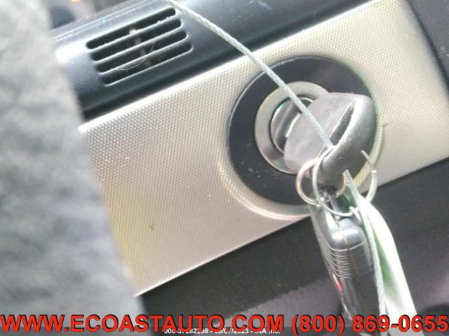 Used 2005 Ford Thunderbird Deluxe RWD image 15