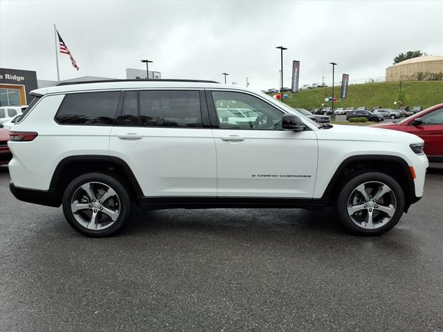 New 2026 Jeep Grand Cherokee L Limited w/ Luxury Tech Group II AWD/4WD image 3