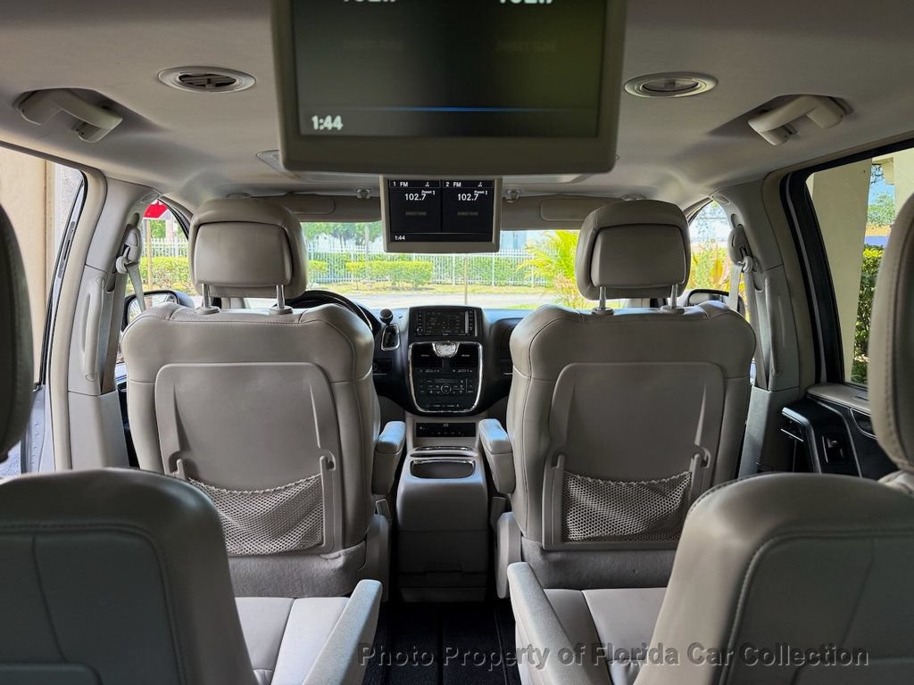 Used 2013 Chrysler Town & Country Limited w/ Luxury Group FWD image 43