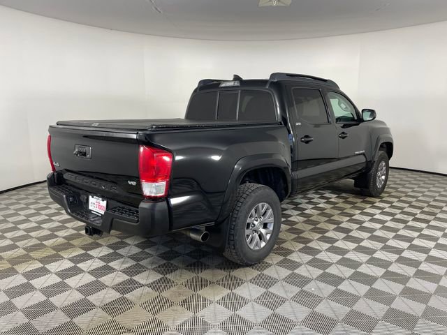 Used 2016 Toyota Tacoma SR5 w/ SR5 Appearance Package (SN) image 23