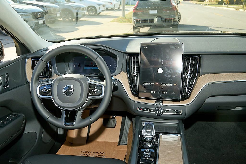 New 2026 Volvo XC60 B5 Plus w/ Protection Package Premier image 25