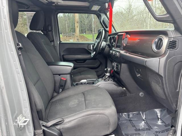 Used 2018 Jeep Wrangler Unlimited Sahara AWD/4WD image 15