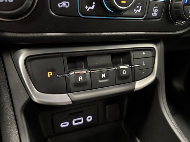 Used 2024 GMC Terrain SLT image 21