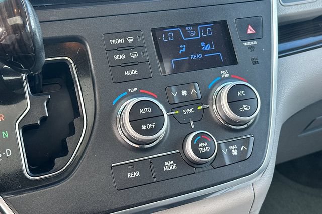 Used 2017 Toyota Sienna XLE w/ XLE Navigation Package FWD image 24