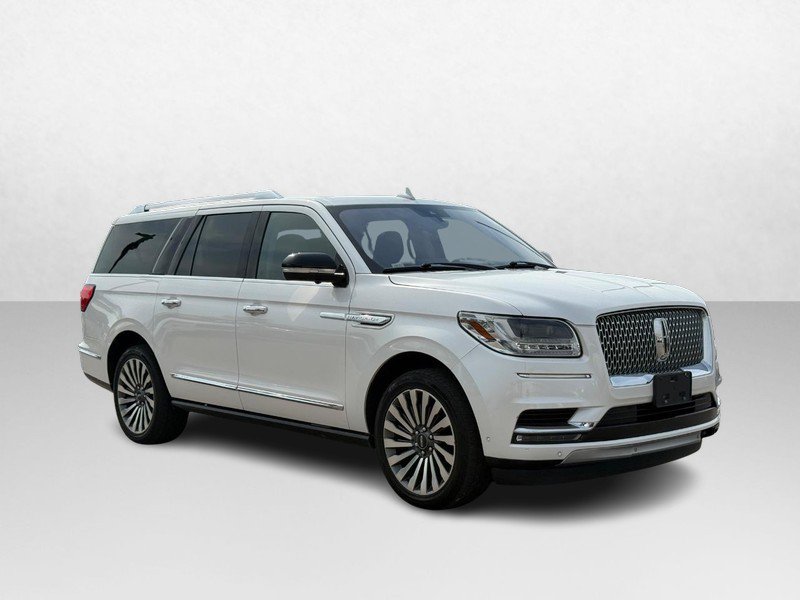 Used 2018 Lincoln Navigator L Reserve w/ Technology Package AWD/4WD image 3