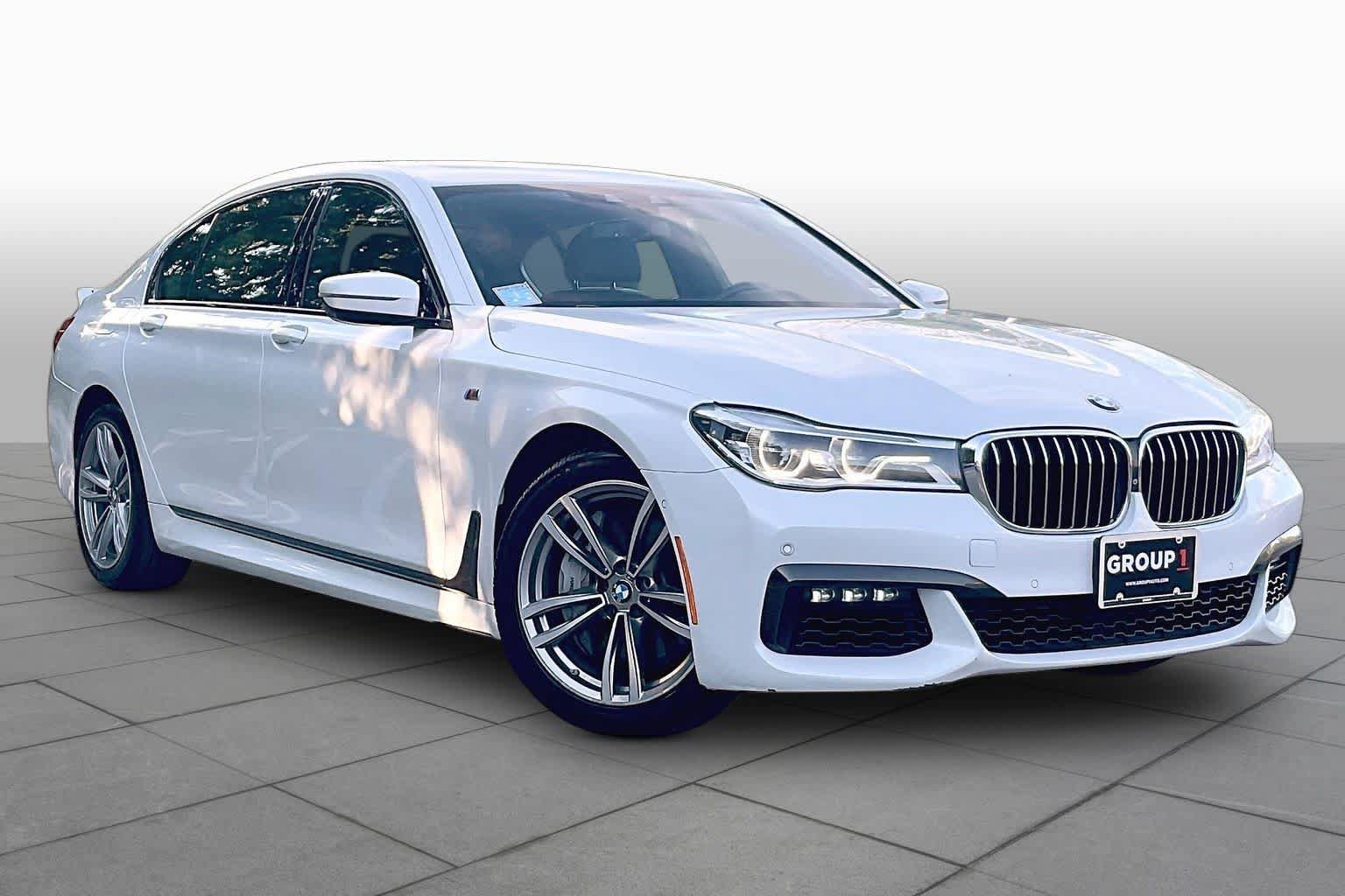 Used 2019 BMW 750i xDrive w/ M Sport Package AWD/4WD image 2