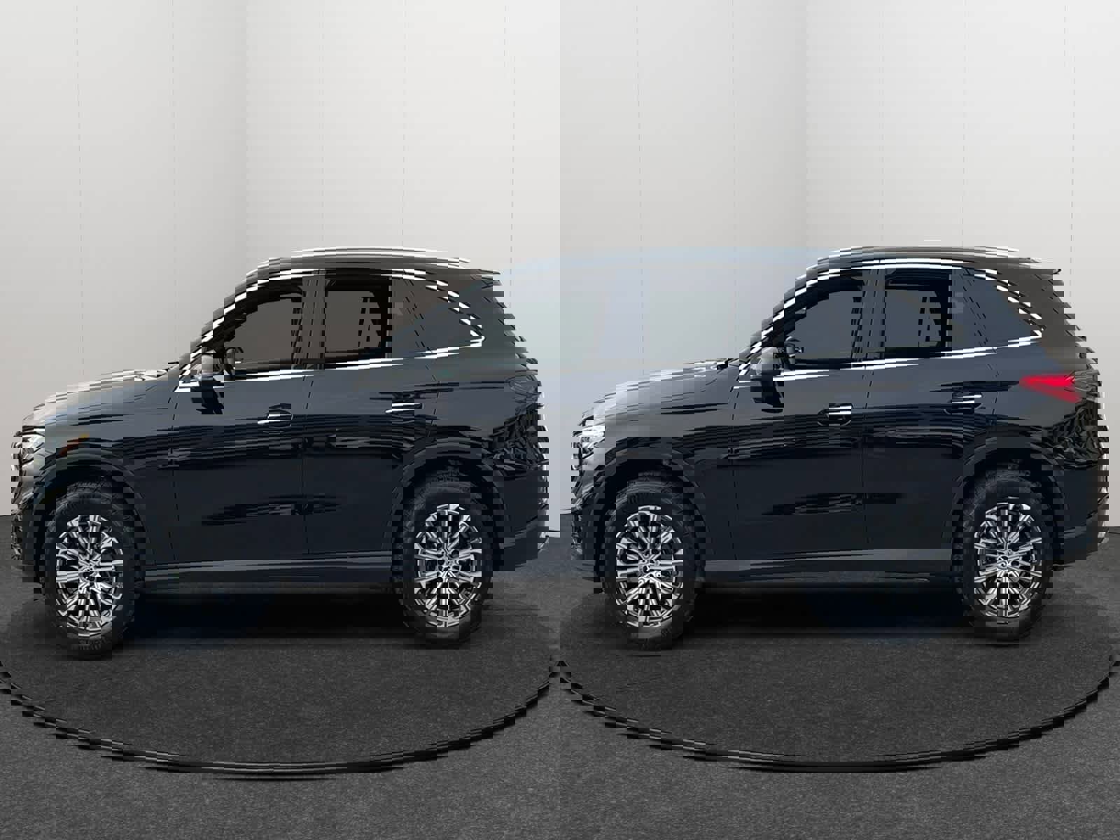 New 2026 Mercedes-Benz GLC 300 4MATIC image 3