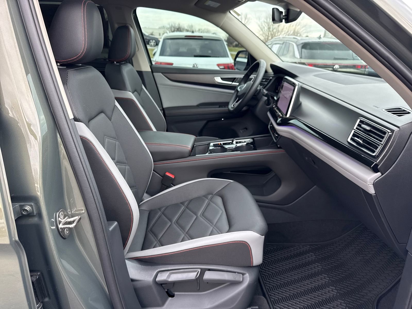 Certified 2025 Volkswagen Atlas Peak Edition SE image 37