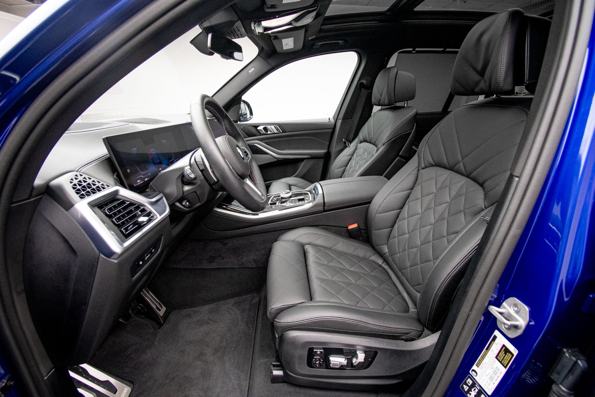 Used 2026 BMW X5 M60i AWD/4WD image 11