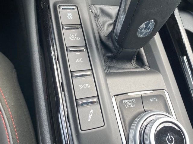 Used 2024 Maserati Levante GT Ultima image 33