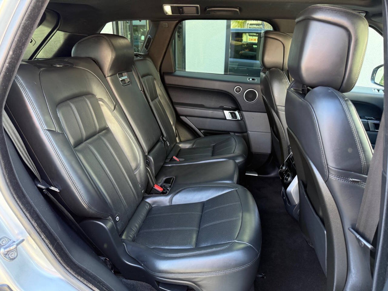 Used 2018 Land Rover Range Rover Sport HSE AWD/4WD image 29