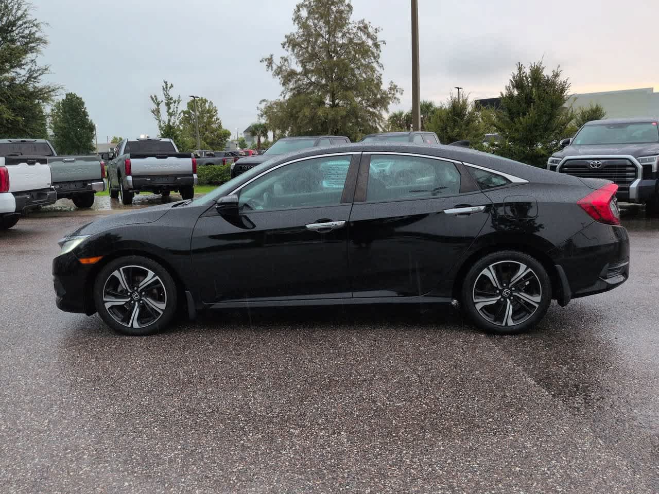 Used 2016 Honda Civic Touring image 3