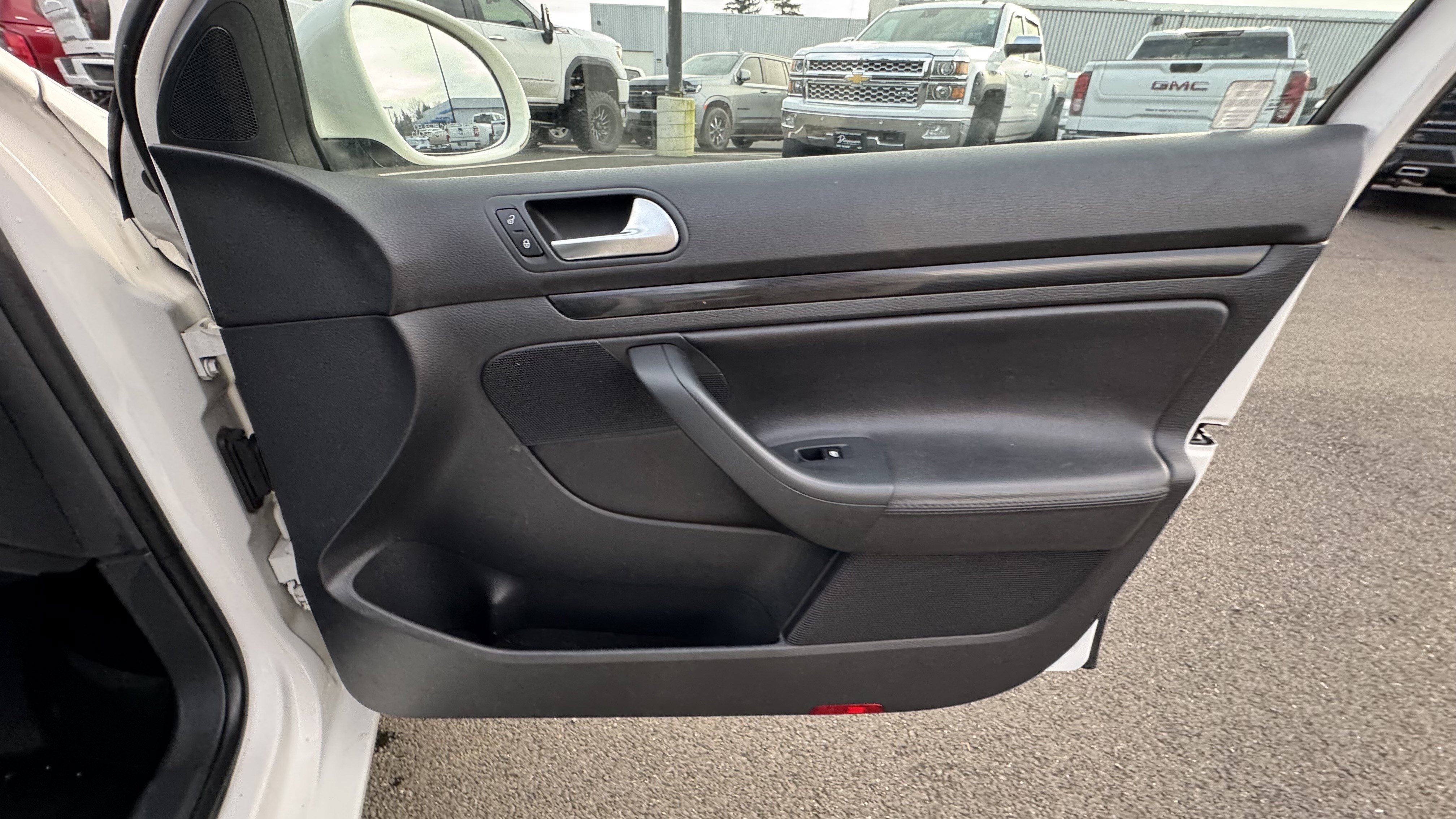 Used 2012 Volkswagen Jetta TDI image 9