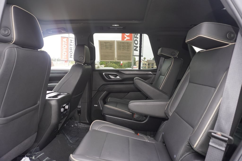 Used 2023 GMC Yukon SLT w/ SLT Premium Package RWD image 13