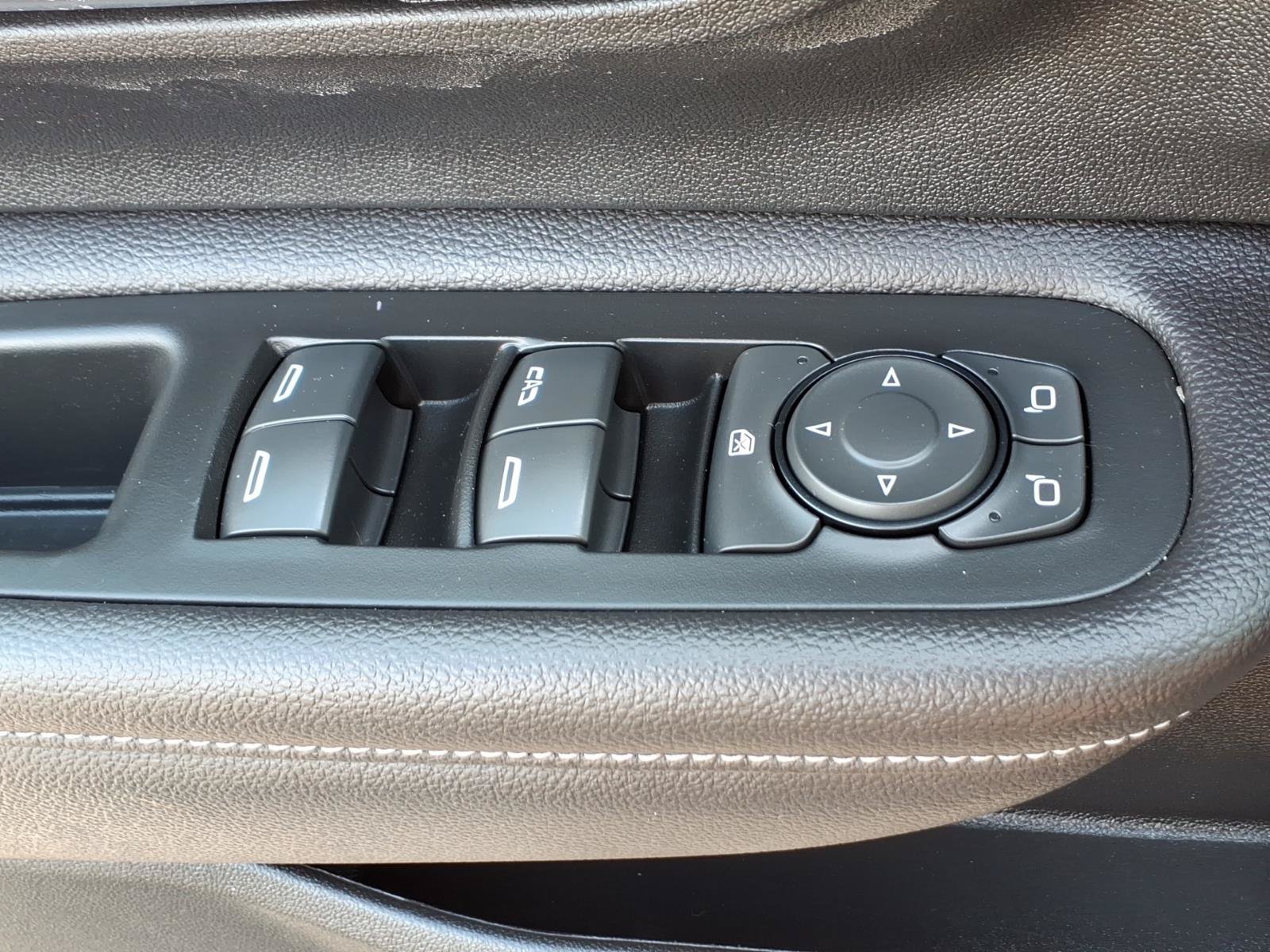 Used 2022 GMC Terrain SLE w/ Driver Convenience Package FWD image 22