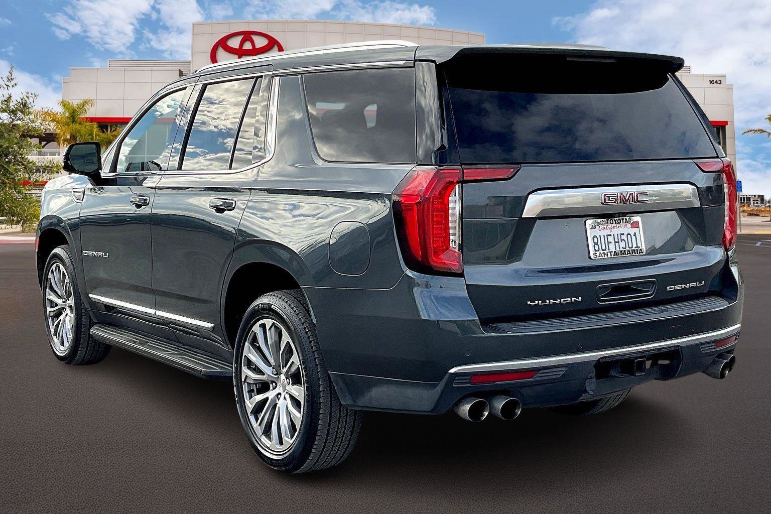 Used 2021 GMC Yukon Denali w/ Advanced Technology Package image 2