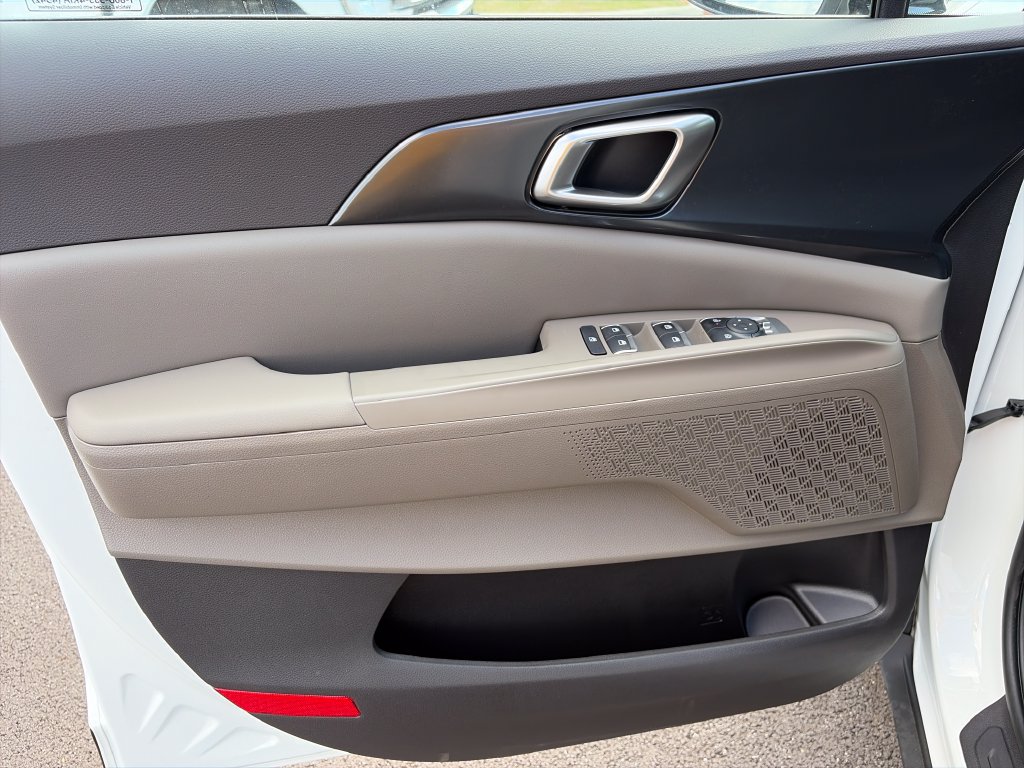 New 2027 Kia Carnival FWD image 16