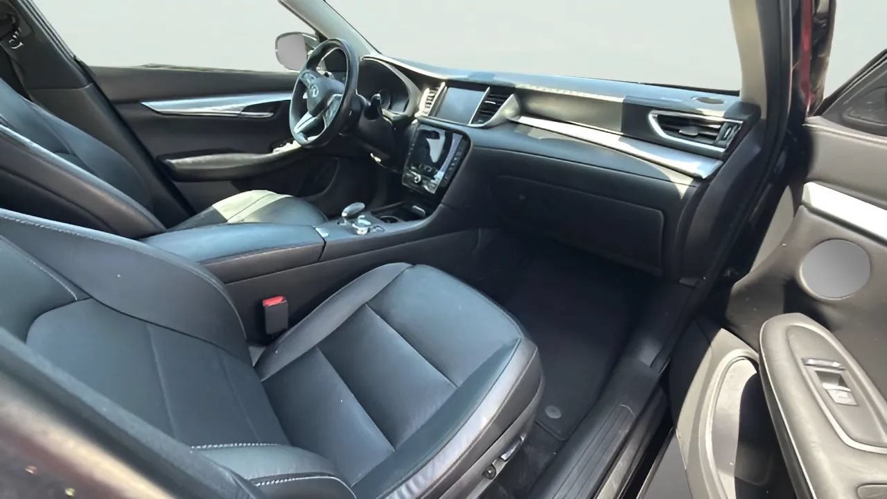 Used 2019 INFINITI QX50 Essential w/ Premium Heat Package AWD/4WD image 7