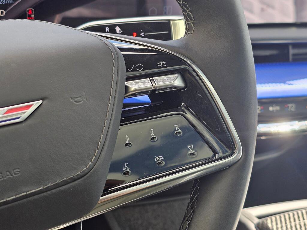 New 2026 Cadillac Optiq V AWD/4WD image 31