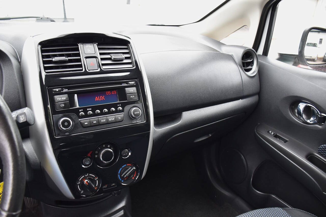Used 2015 Nissan Versa Note SV FWD image 14