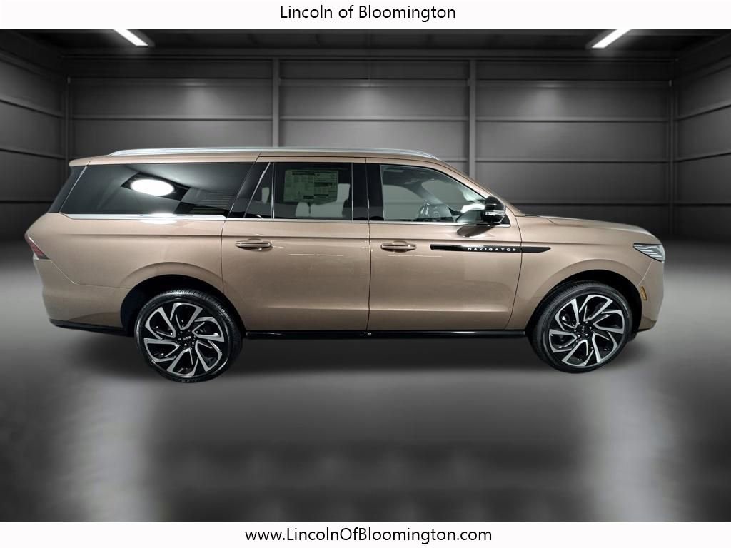 New 2026 Lincoln Navigator L Black Label AWD/4WD image 8