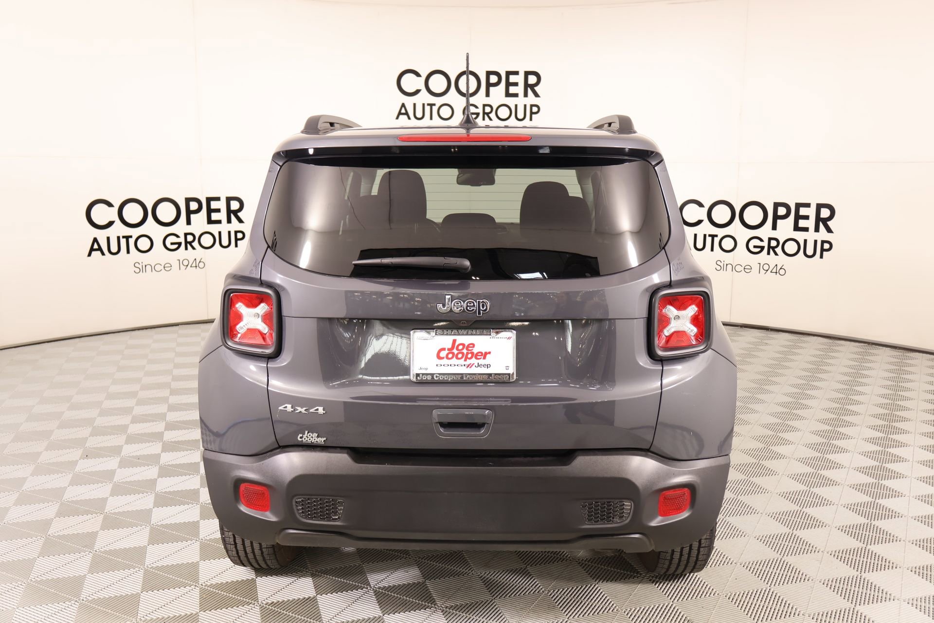 Used 2023 Jeep Renegade Latitude w/ Sun/Sound Group AWD/4WD image 23