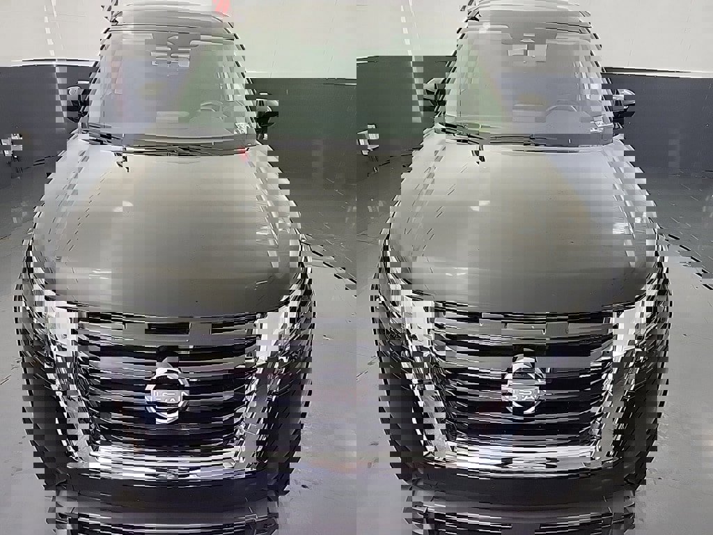 New 2025 Nissan Pathfinder S image 5