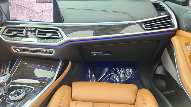 Used 2021 BMW X7 xDrive40i w/ M Sport Package image 41