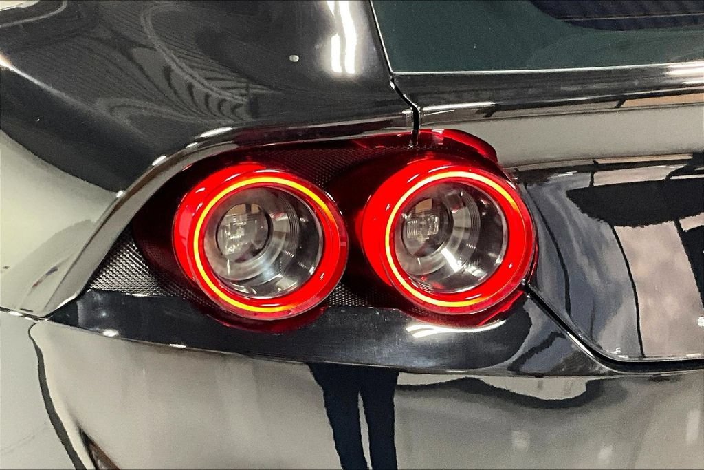 Used 2018 Ferrari GTC4Lusso AWD/4WD image 22