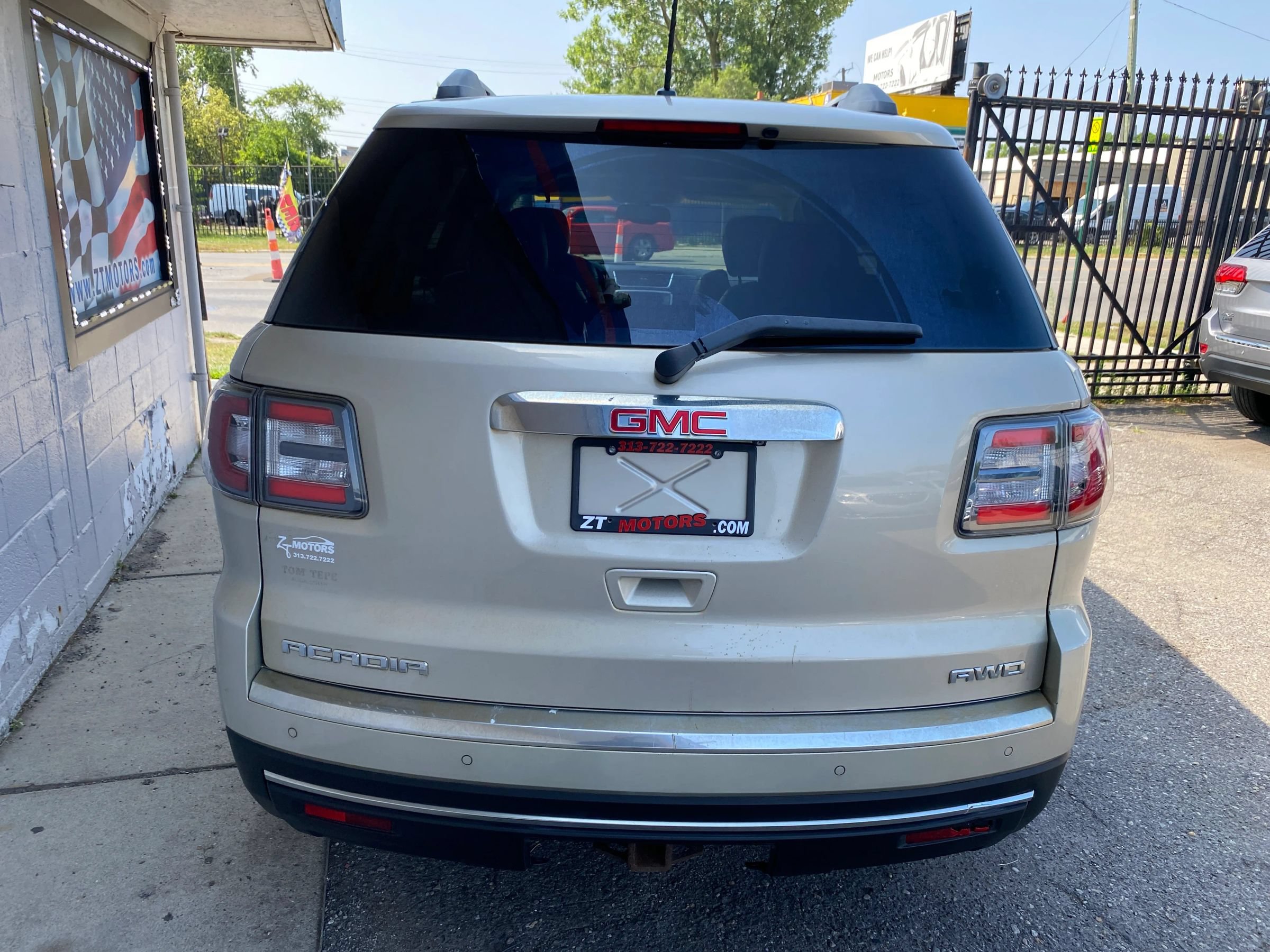 Used 2014 GMC Acadia SLT AWD/4WD image 7