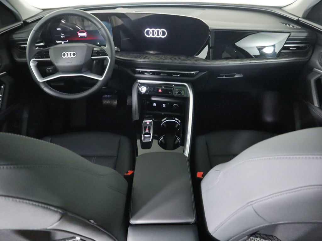 Used 2025 Audi Q5 Premium w/ Convenience Package image 15