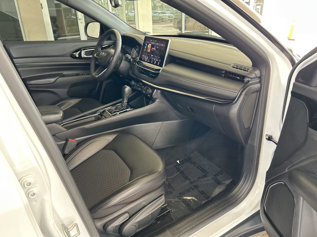 Used 2023 Jeep Compass Altitude image 24
