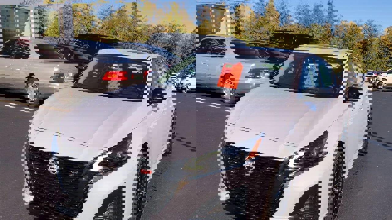 New 2025 Nissan Altima 2.5 SR w/ SR Premium Package image 4