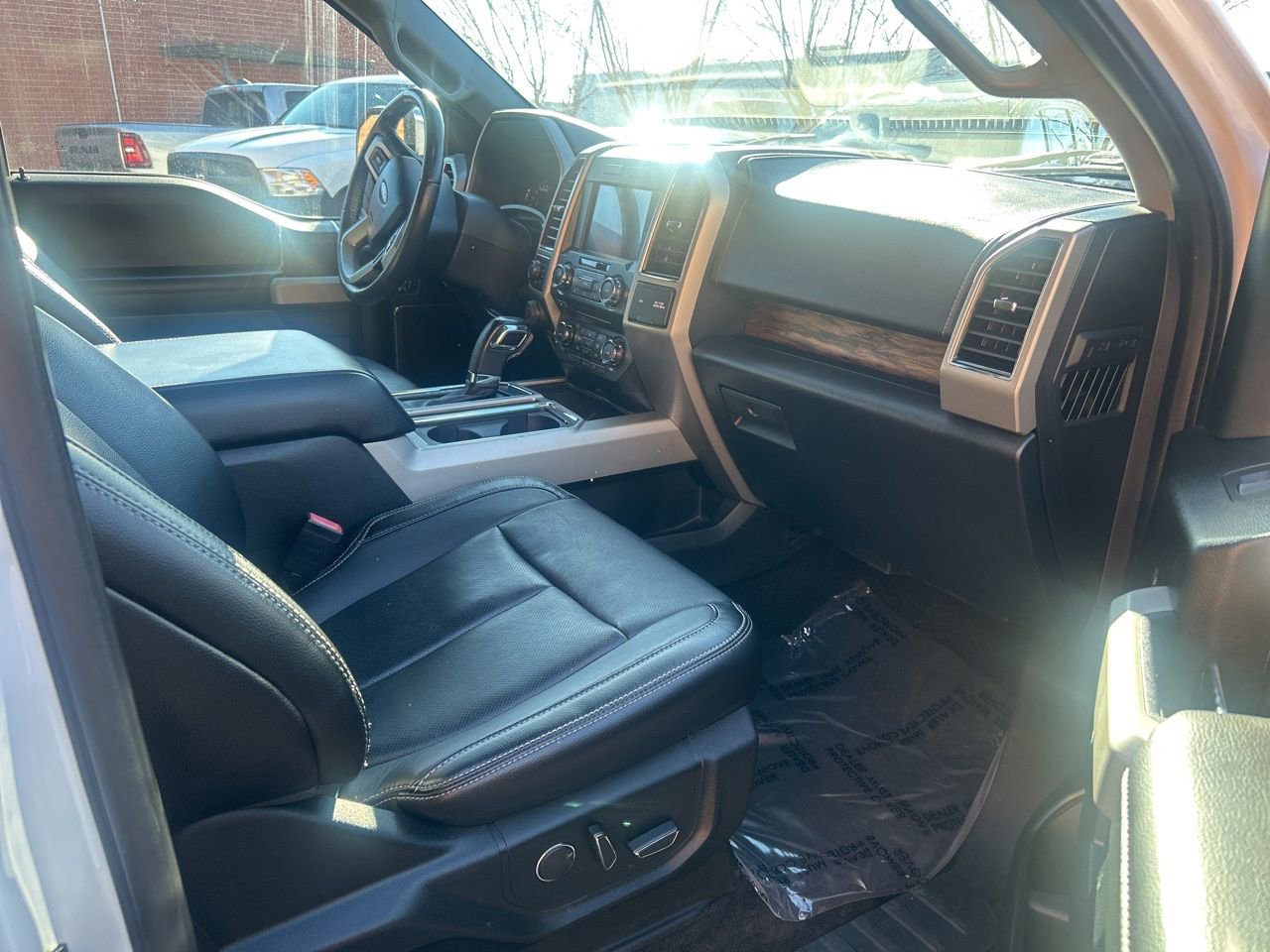 Used 2018 Ford F150 Lariat image 17
