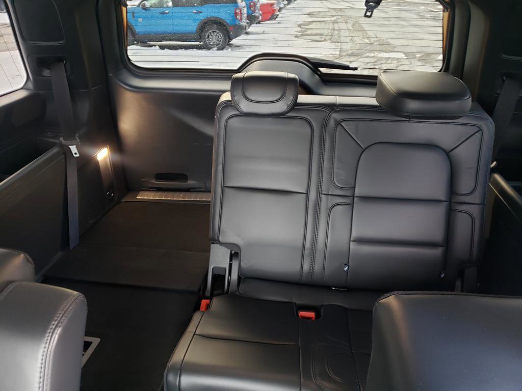 Used 2024 Lincoln Navigator Reserve image 14