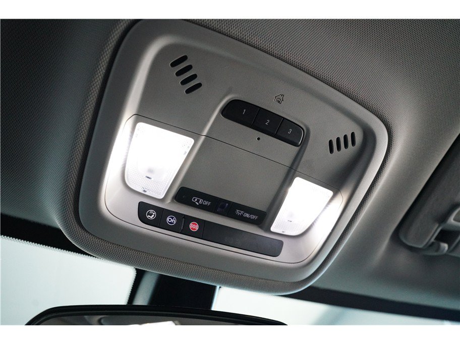 Used 2020 Chevrolet Traverse LT FWD image 25