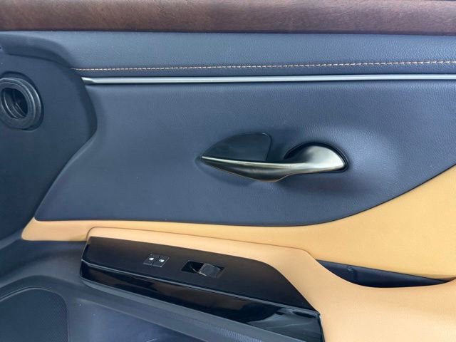 Used 2025 Lexus ES 350 w/ Premium Package FWD image 32