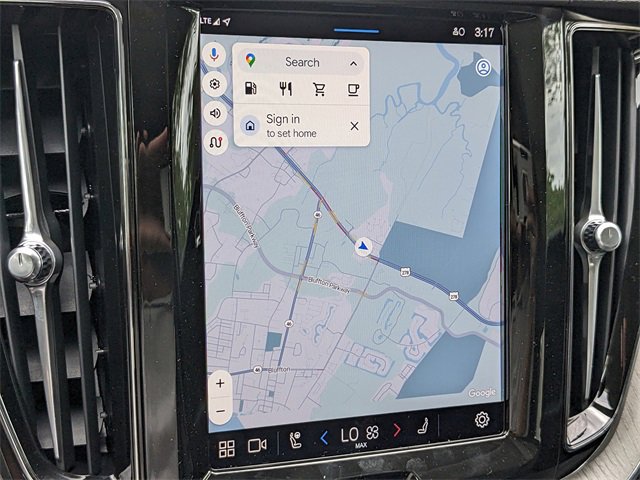 New 2025 Volvo XC60 B5 Plus w/ Protection Package Premier image 24