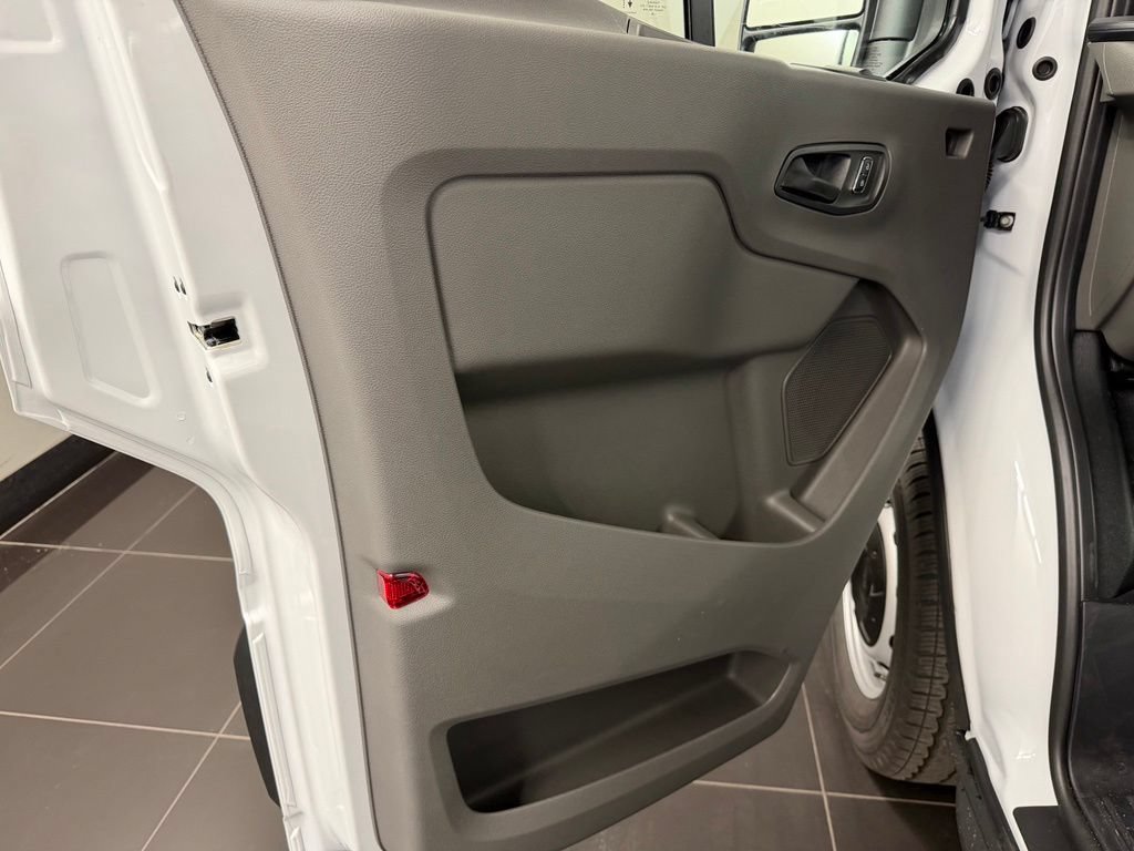 New 2026 Ford Transit 250 148 Medium Roof RWD image 25