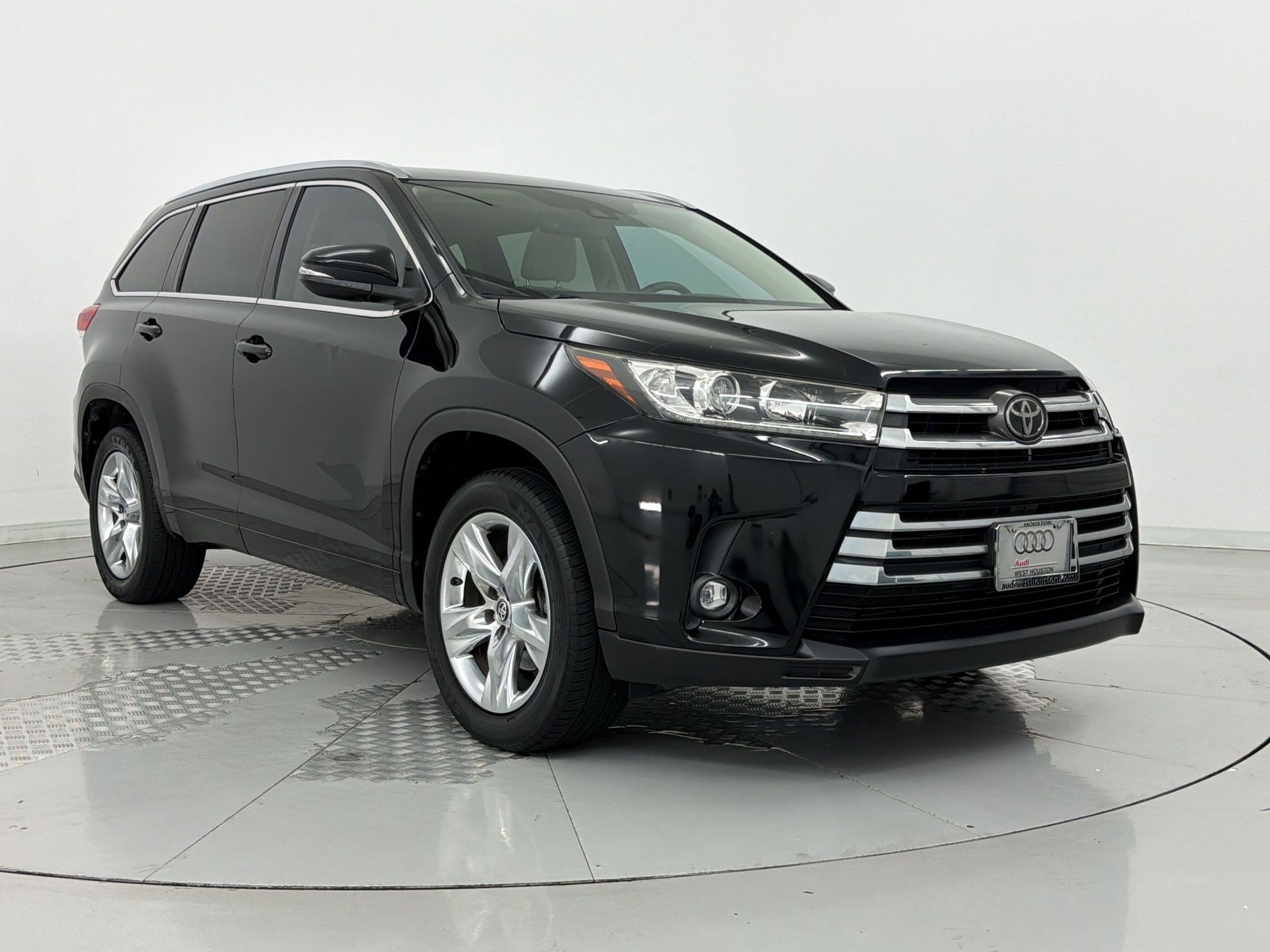 Used 2019 Toyota Highlander Limited FWD image 7