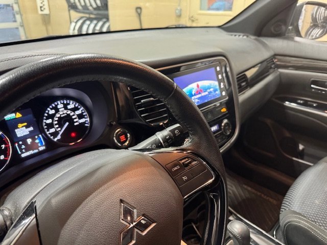 Used 2018 Mitsubishi Outlander SE image 6