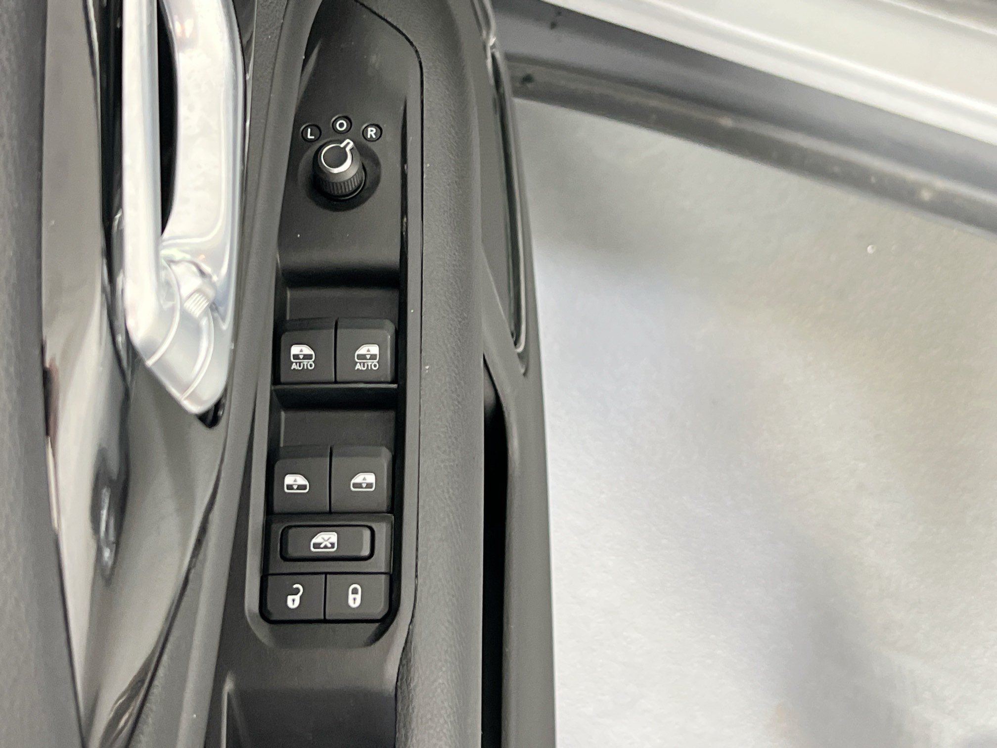 Used 2022 Jeep Compass Trailhawk AWD/4WD image 17