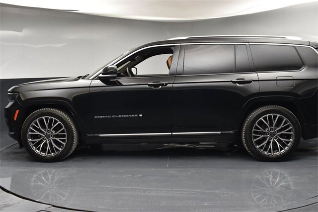 Used 2023 Jeep Grand Cherokee L Summit image 5