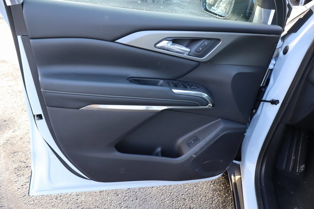 New 2026 Chevrolet Traverse LT image 3