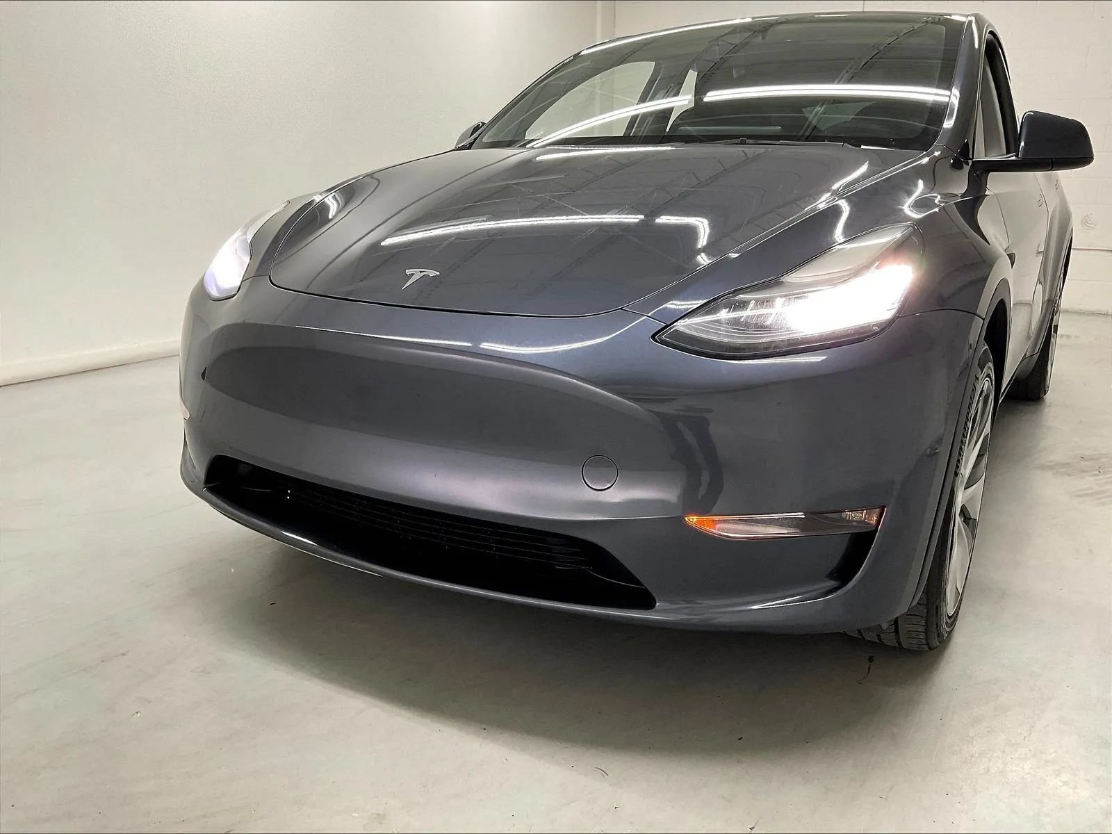 Used 2023 Tesla Model Y Long Range AWD/4WD image 40